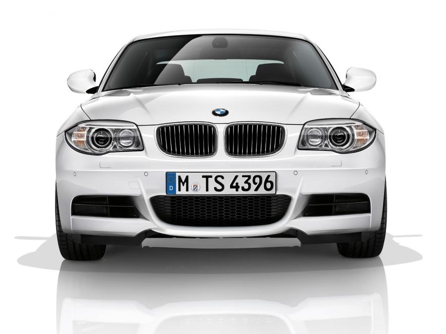  BMW 135i Coupe 2011 года  (фото 9 из 16)